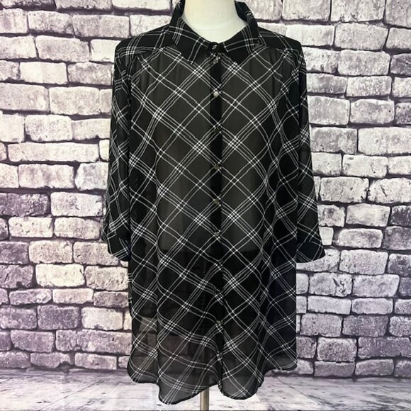 Torrid Black & White Button Down 3/4 Sleeve Blouse Size 2X - Picture 1 of 7